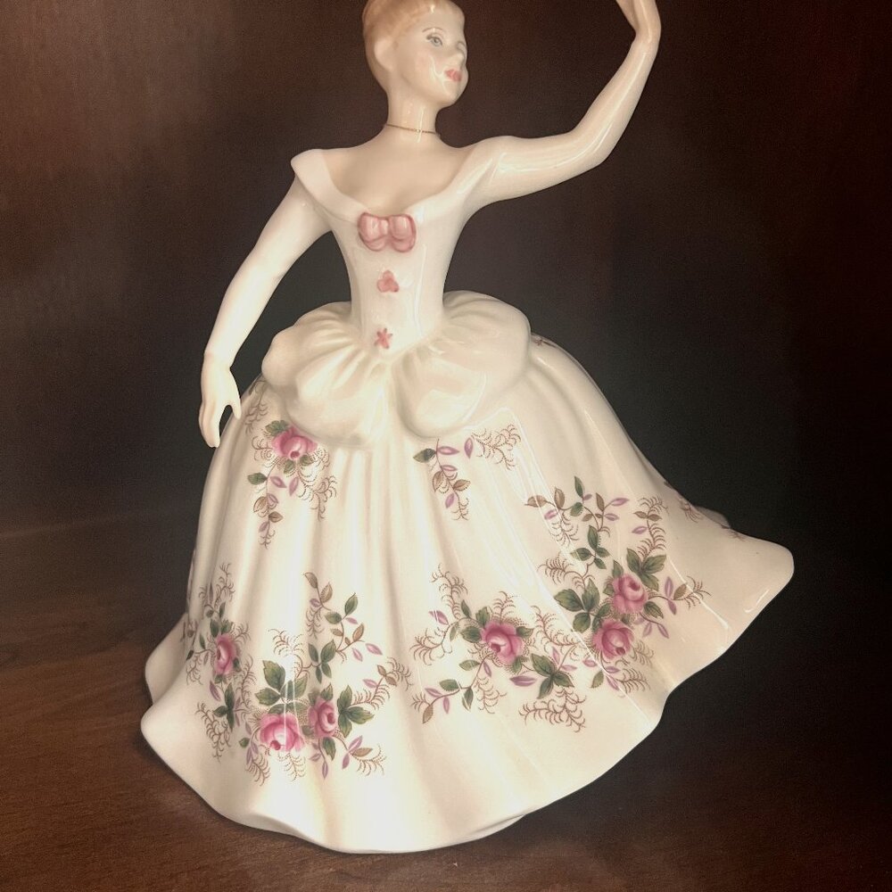 Vintage Royal Doulton SHIRLEY Porcelain Lady Peggy Davies HN 2702-7”